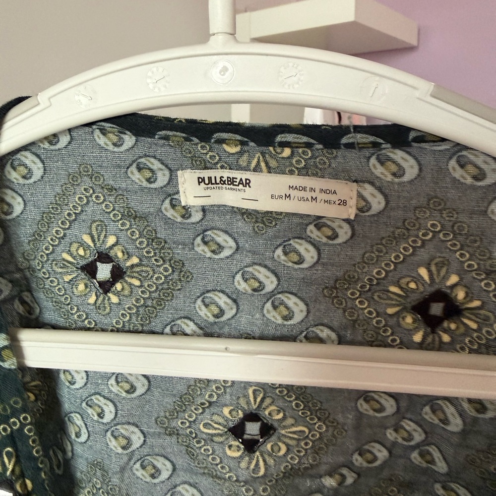 Pull&Bear Green Patterned Crop Top - image 3